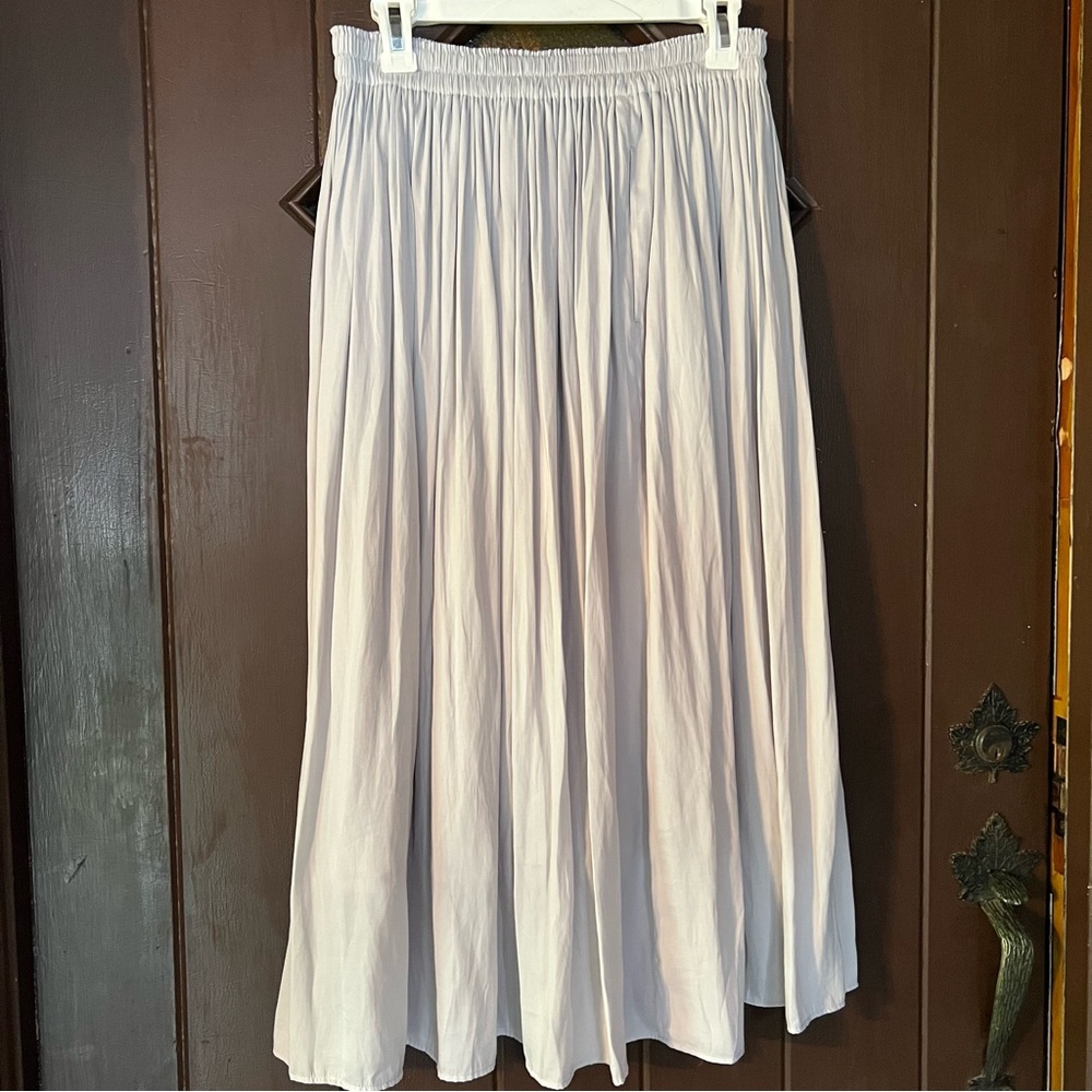 Uniqlo midi skirt